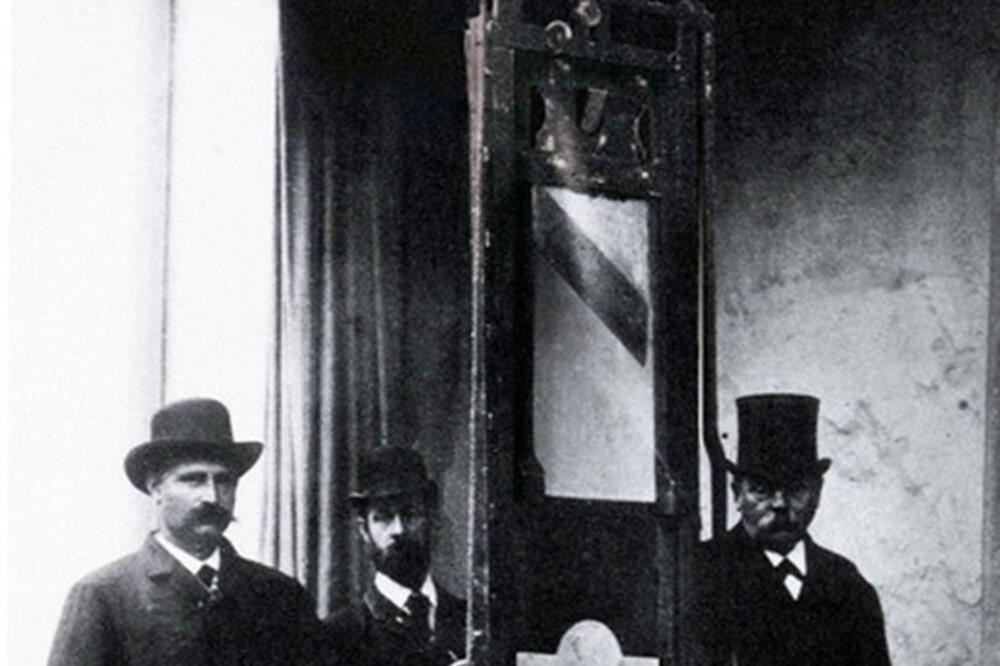 On je bio Hitelrov službeni "sekač glava"! Zbog njegove tehnike ubijanja se i sam Firer ježio, toliko je okrutno...