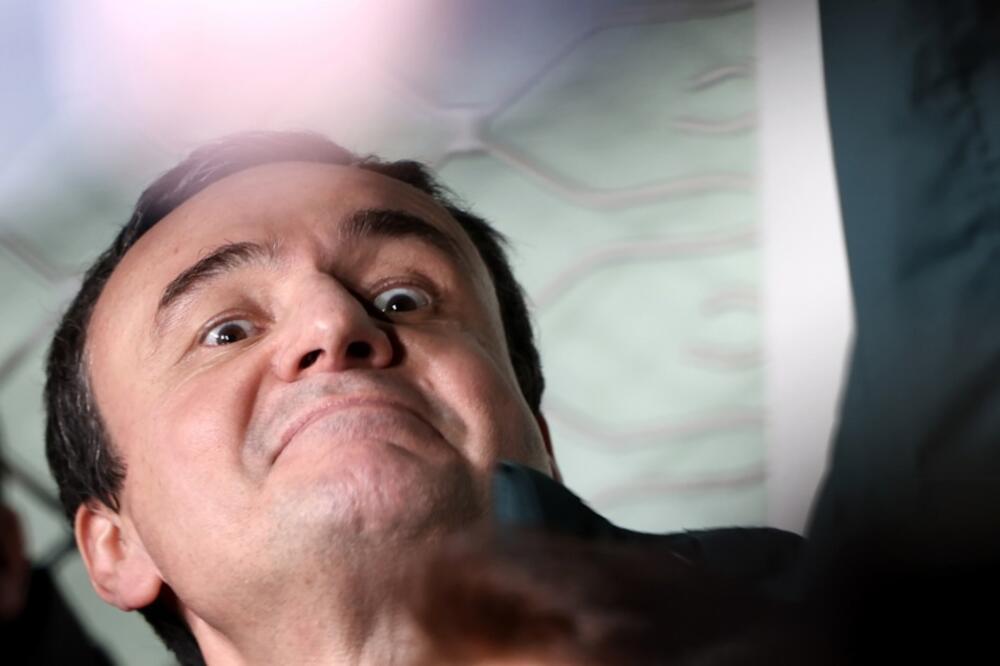 Kao lud na brašno! Kurti naseo na prevaru, pa razvezao jezik! Nalupetao sve i svašta, isplivao i snimak! (VIDEO)