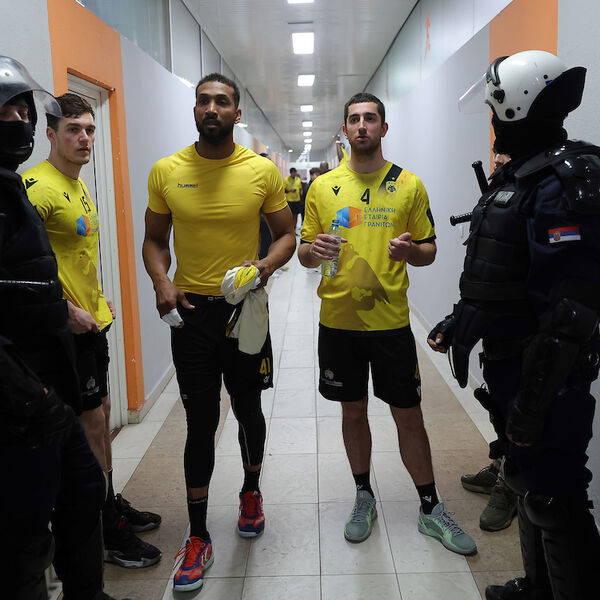 Policija čuva igrače AEK-a, Atinjani ne žele nazad? (Foto)