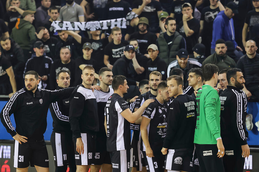 "Grci došli sa ciljem da se prekine, znali su da ih čeka pakao, naše igrače su tamo pljuvali i polivali pivom"