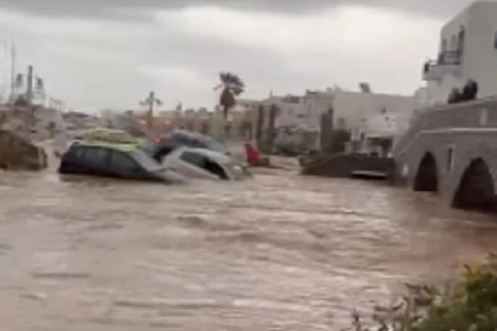 Biblijsko razaranje Grčkih ostrva! Bujice nose automobile, ljudi zarobljeni, zatvorene škole: Hitno upozorenje!