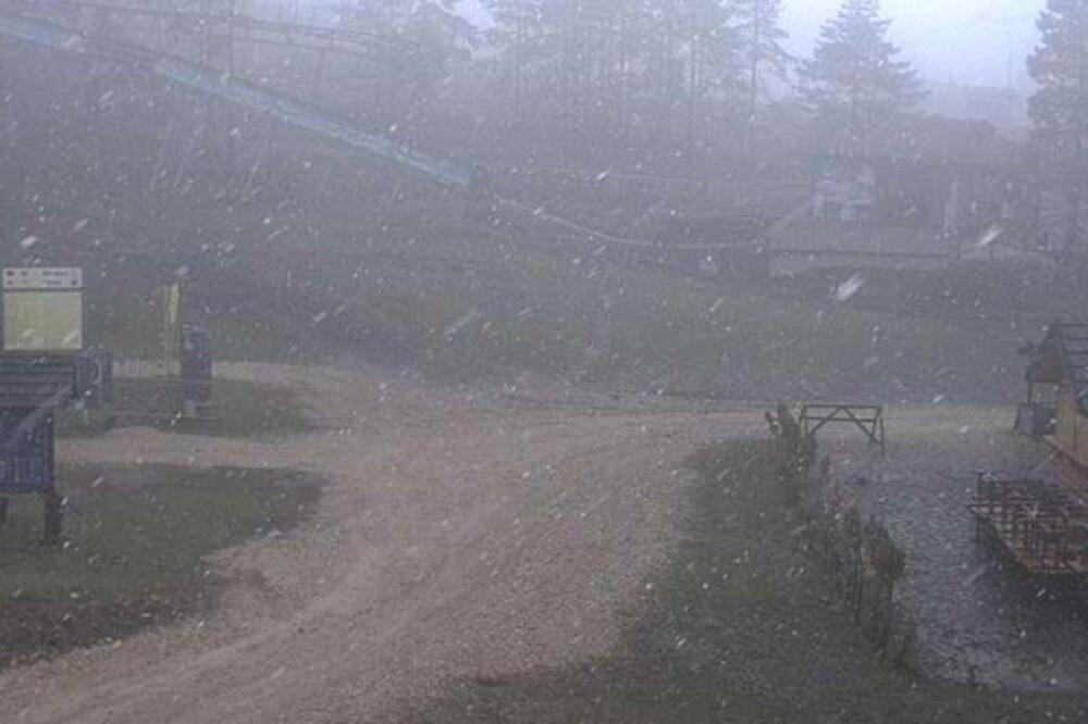 Danas je prvi dan aprila, a u Srbiji trenutno veje sneg! Šok prizor usred proleća (FOTO)