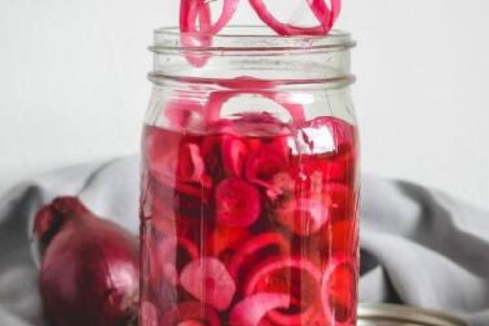 Evo kako da najbrže ukiselite crveni luk! Ovo nema na internetu, a popraviće vam i zdravlje