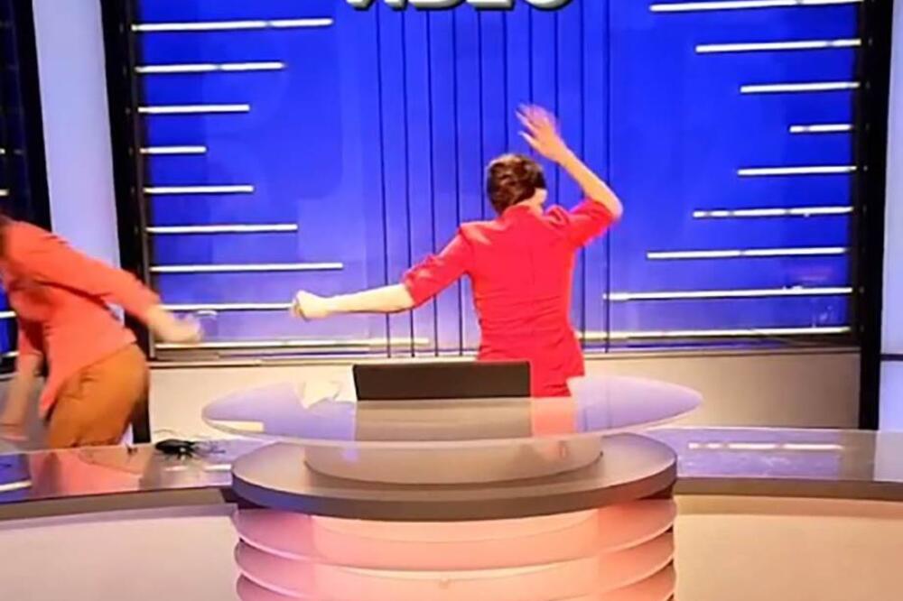 Skandalozna tuča u "Slagalici": Omiljene voditeljke napravile haos, isplivao skandalozni snimak! (FOTO)