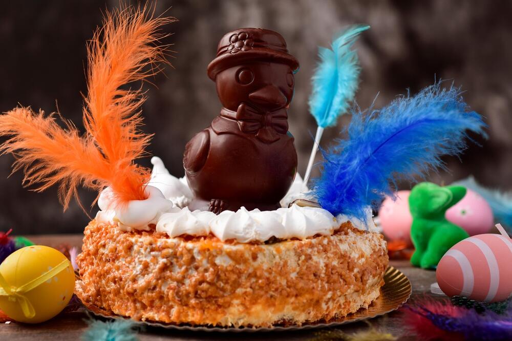 Najpopularnija španska torta koja se pravi za Uskrs! Ovako se sprema čuvena Mona de Pascua, puna voća, a spolja...