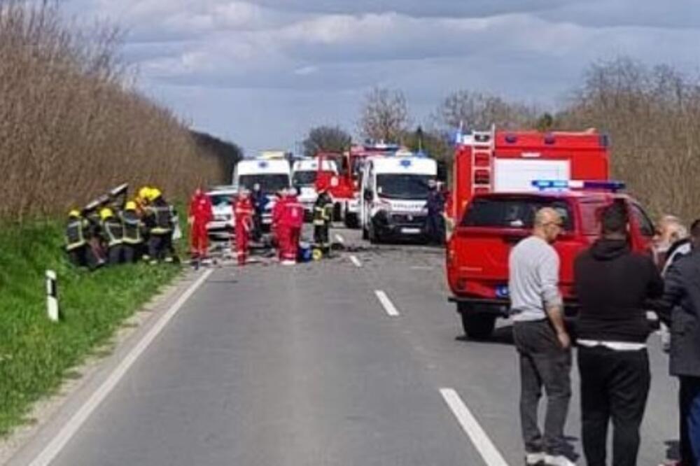 Dečak povređen u nesreći kod Bečeja primljen u bolnicu: U toku je borba za život, evo kakvo je stanje ostalih