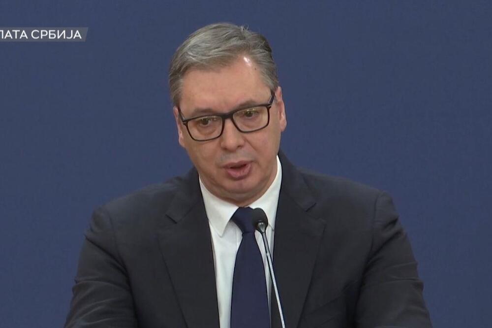 Obratio se Aleksandar Vučić: Đuro Macut je novi mandatar!