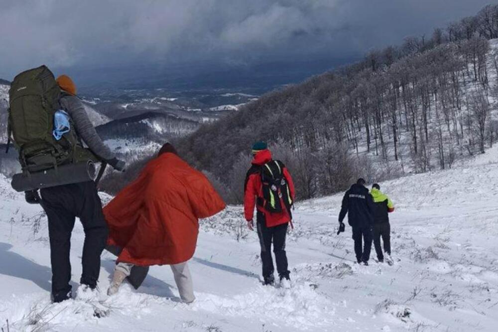 Rusi kampovali na vrhu Jablanika, pa ostali zavejani: Gorska služba uspela da ih izbavi