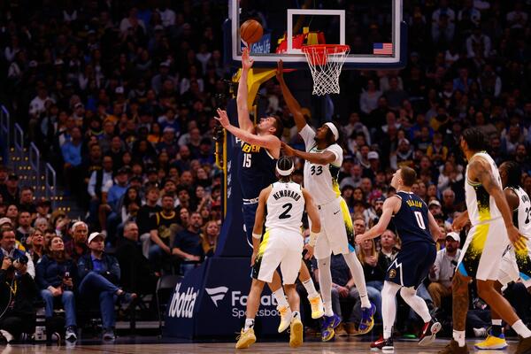 Jokićevo jedno od najboljih prvih poluvremena nedovoljno za pobedu Denvera (Video/Foto)