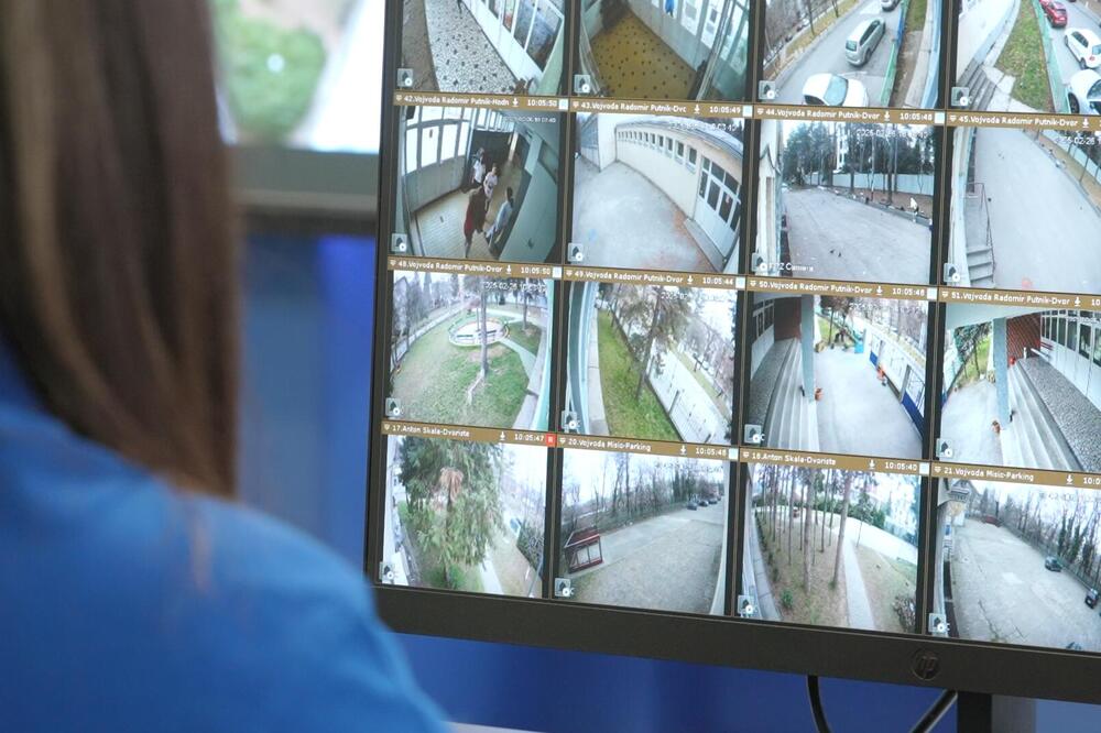 Veliki bezbednosni projekat pokriva 261 objekat osnovnoh škola: Pokrivena sva školska dvorišta