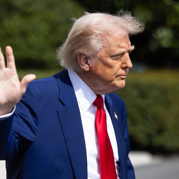 "UKLONILI SU MI KOSU" Tramp pobesneo zbog svoje fotografije na naslovnoj strani - ovo im neće oprostiti (FOTO)