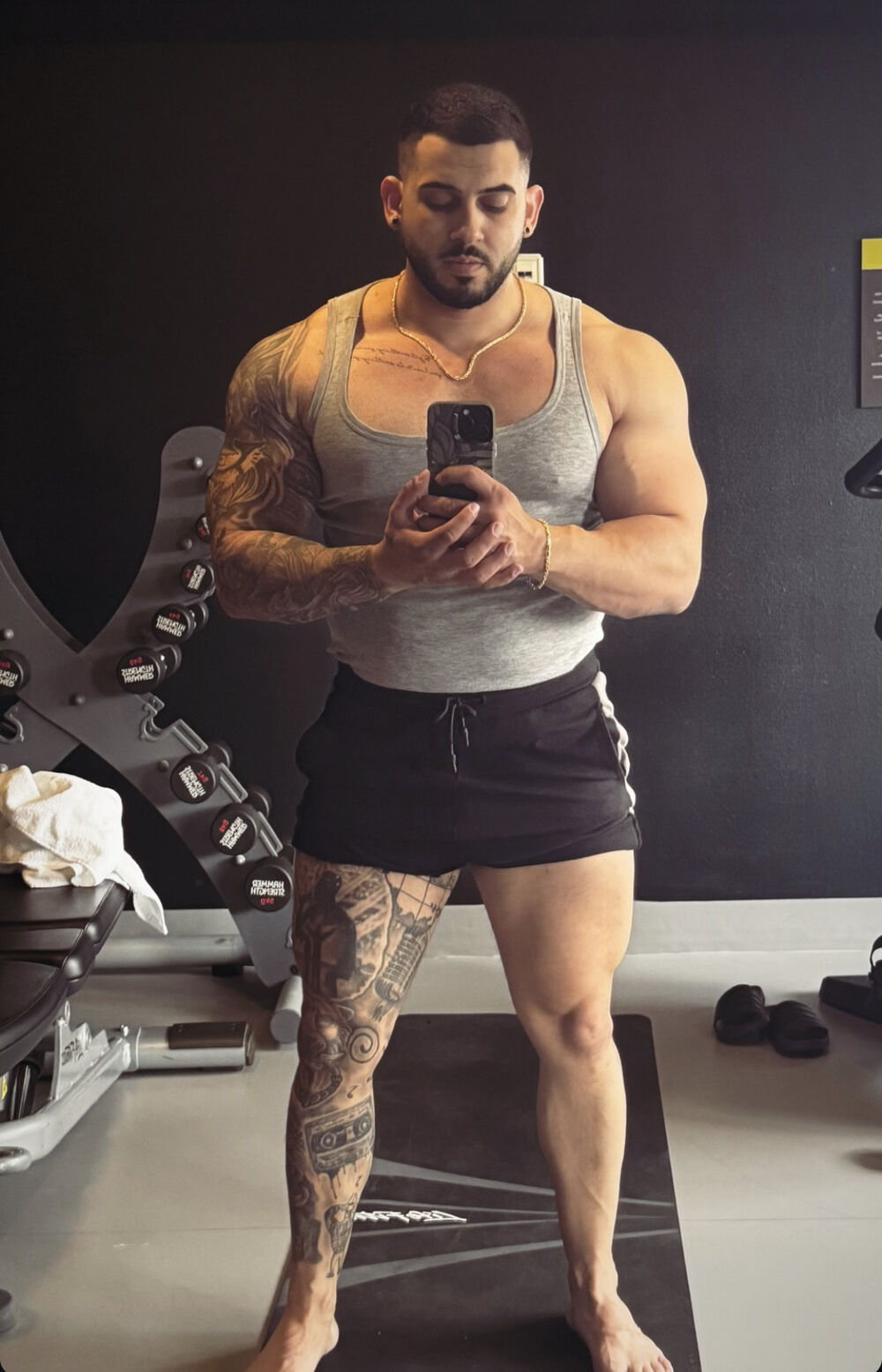 Vanja Lakatoš golišav u teretani