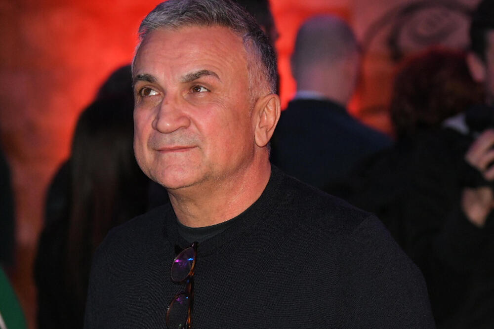 Pojavila se fotografija Srđana Đokovića iz bolnice: Pored njega je ovaj čovek, evo kako izgleda sada