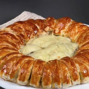 Pecivo će biti tako ukusno da vam pekara neće pasti na pamet: Premaz daje korici poseban šmek, cake pravih majstora