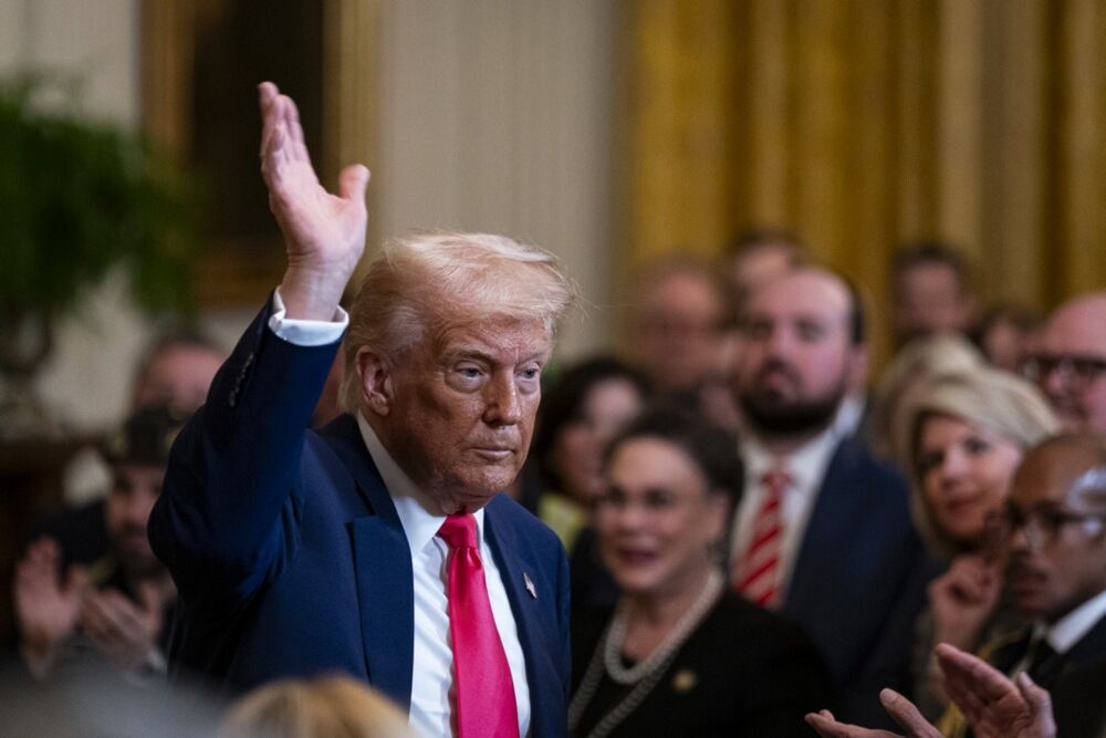 Atentator na Trampa pokušao da se ubije u sudnici! Proglašen krivim po svim tačkama pa uhvatio olovku i počeo da...