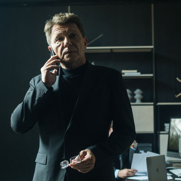 POLICIJA ISPITUJE VLADANA KOJI JE BIO SVEDOK UBISTVA – serija “Tajkun” na Kurir televiziji, radnim danima 23.10