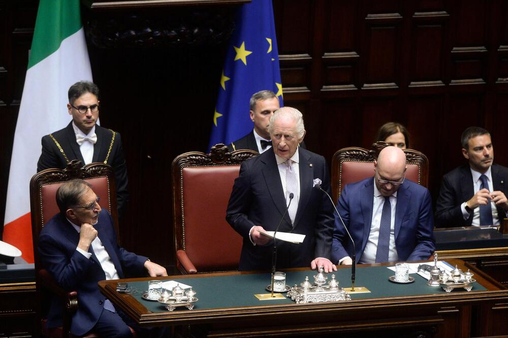 Kralj Čarls progovorio na italijanskom jeziku: Obratio se poslanicima u Donjem domu