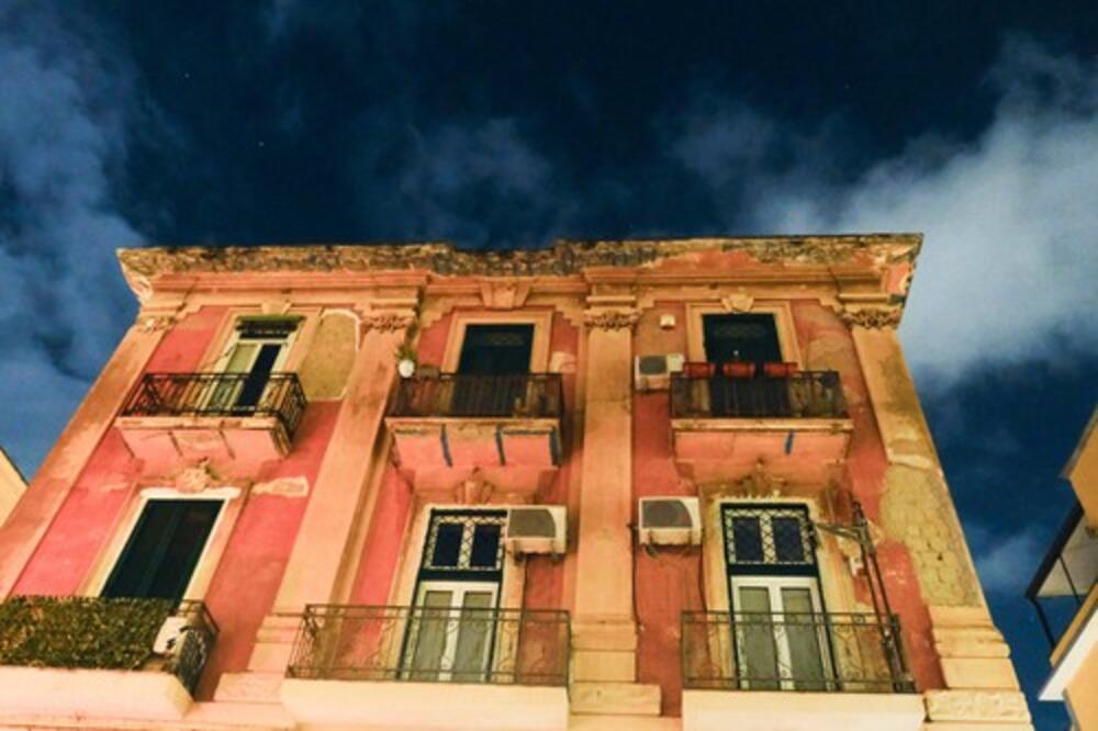 Svaku noć slušala lupanje na tavanu, sinovi je ubeđivali da izmišlja! Kad su saznali šta se krije iznad njih...