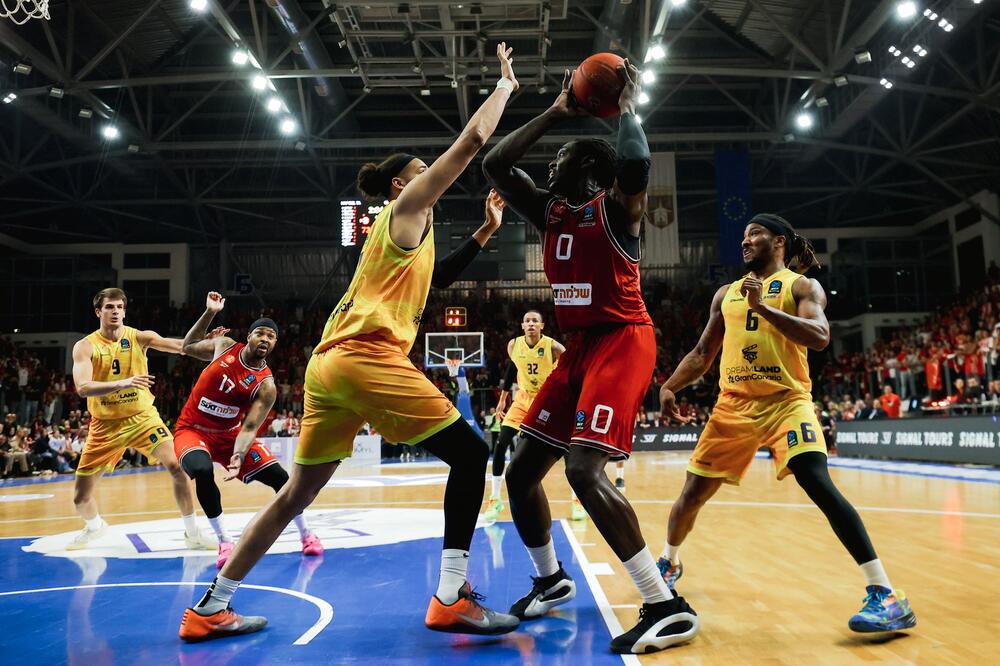 Zvezda htela da ga dovede, policija ga uhapsila!