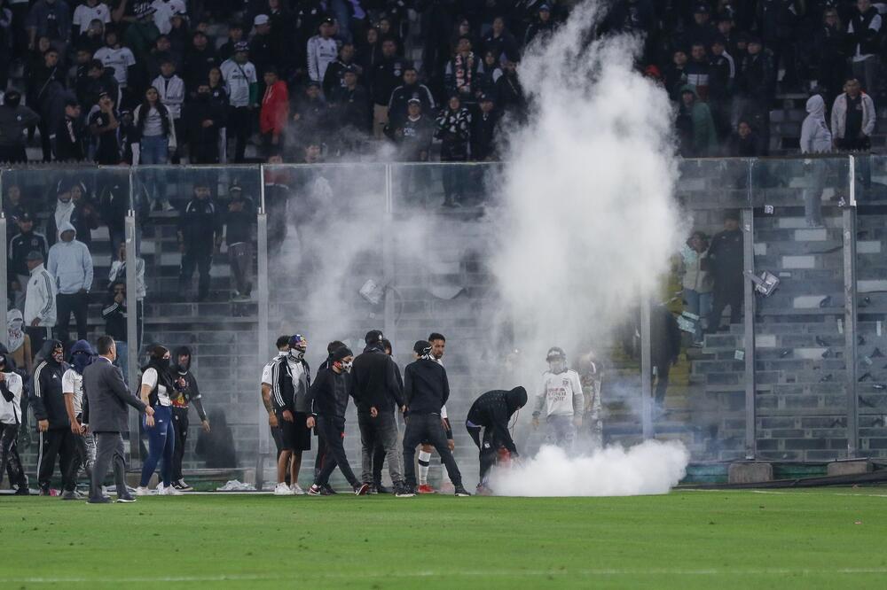 Policija pod sumnjom da je pregazila dvoje navijača! Ima mrtvih, horor pred meč Kopa Libertadores (Video/Foto)