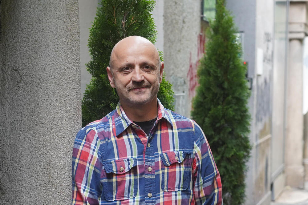 Ko je Mile Kekin? Njegovoj karijeri dive se mnogi, a ovi detalji o pevaču bili su nepoznati