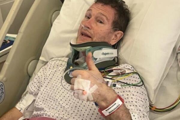 Glumac (55) hitno prebačen u bolnicu: Trenutno se nalazi na intenzivnoj nezi - morali su da ga operišu