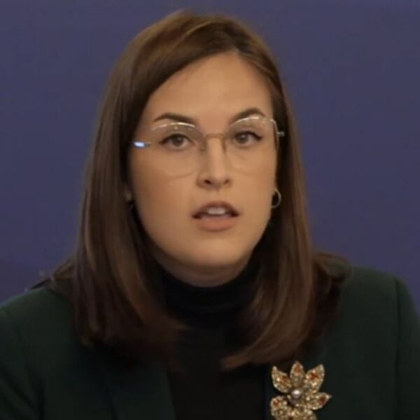 Ona je najmlađa ministarka u Vladi: Predsedavala važnim samitom, poslala poruku Vučiću pred celim svetom!