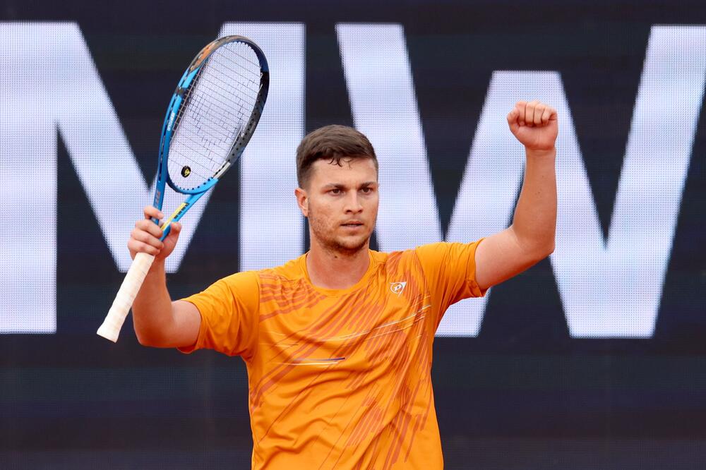 Miomir Kecmanović preko Francuza do osmine finala