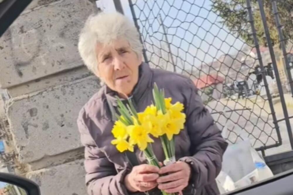 Naše malo je nečije mnogo: Marko sreo baku koja prodaje cveće, pa jednim potezom oduševio čitavu Srbiju (VIDEO)