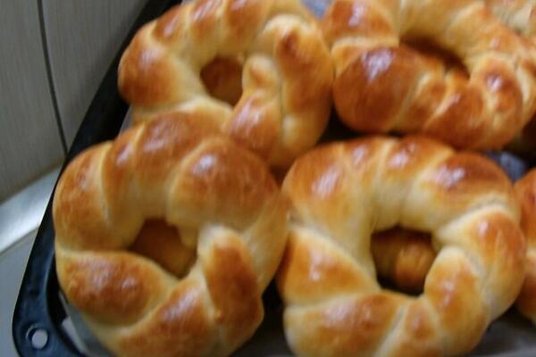 Ove uskršnje venčiće morate imati na stolu! Prosti su kao pasulj, a mirišu bolje od parfema