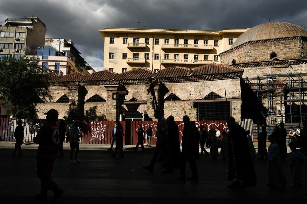 Ako ste hteli za uskršnje praznike u Grčku, razmislite dva puta! Solun je ceo blokadama, sve stoji, kolaps u zemlji