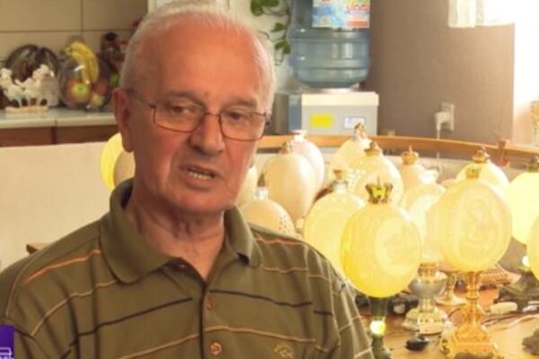 Božidar rezbari jaja, a na njima Merlin Monro: Znao da stavi i Tita na njih, pašće vam vilica kad vidite! (VIDEO)