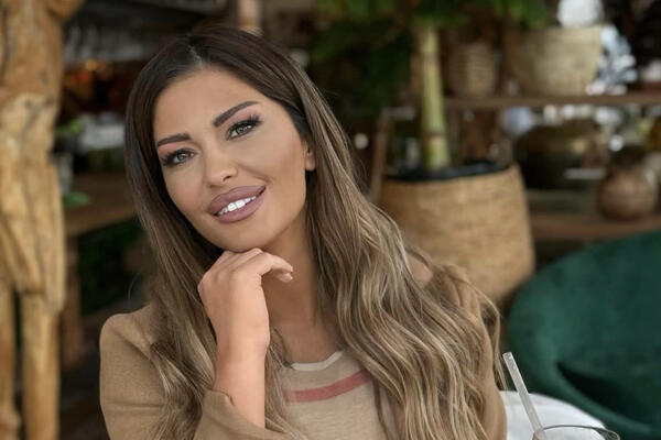 "Navijam da on pobedi" Prvi Uskrs voditeljke Ane Radulović u renoviranom stanu nakon životnih promena