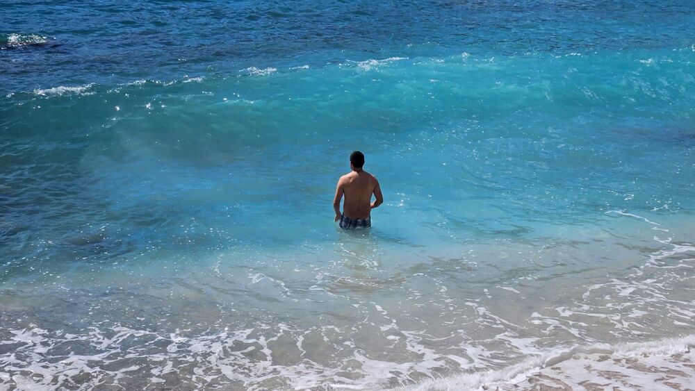 Čovek na moru u Crnoj Gori