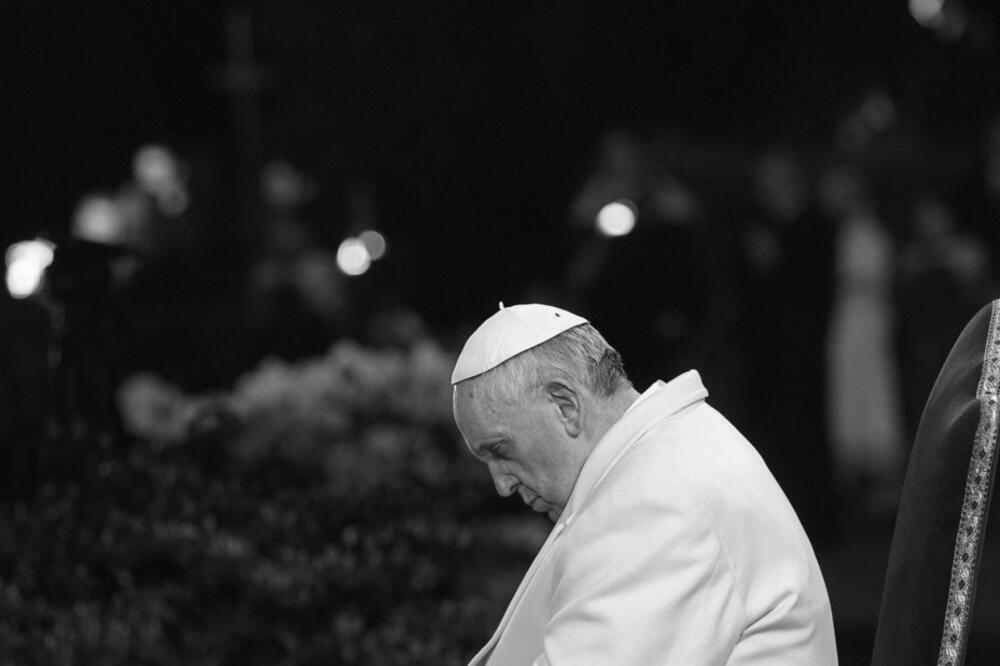 Ovo su poslednje reči papa Franje! Nakon njih je pao u komu iz koje se nikada nije probudio, evo kome ih je uputio!