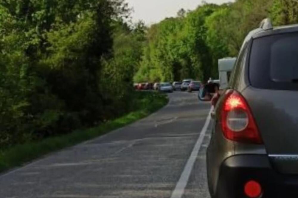 Nema gde igla da padne: Neviđen kolaps na ulazu u Beograd, na ovoj naplatnoj stanici kolona duga čak 4 kilometara!