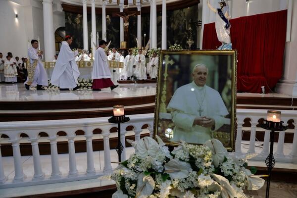 Telo papa Franje izloženo u domu svete Marte!