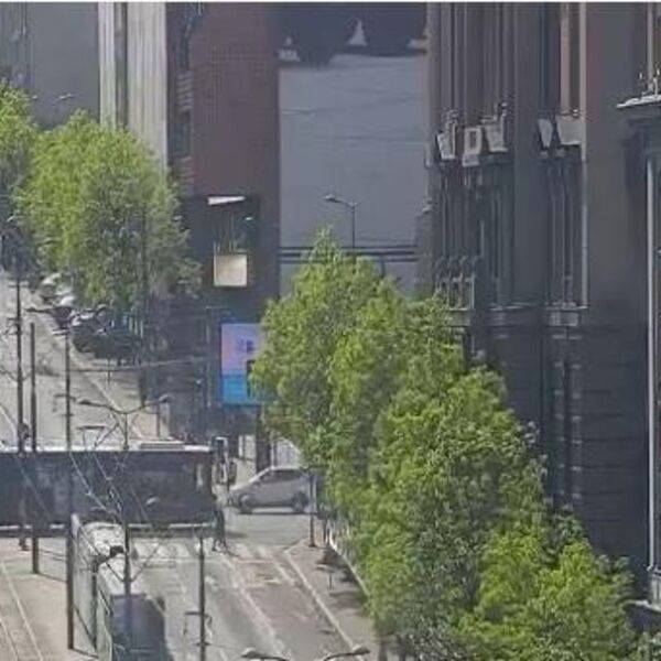 Nema ko danas neće kasniti na posao! Usred jutarnjeg špica sad se ne može kroz Nemanjinu, blokaderi sve zaustavili