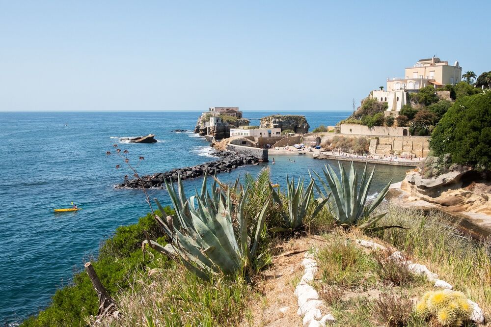 Ostrvo Gajola, Italija, Napulj