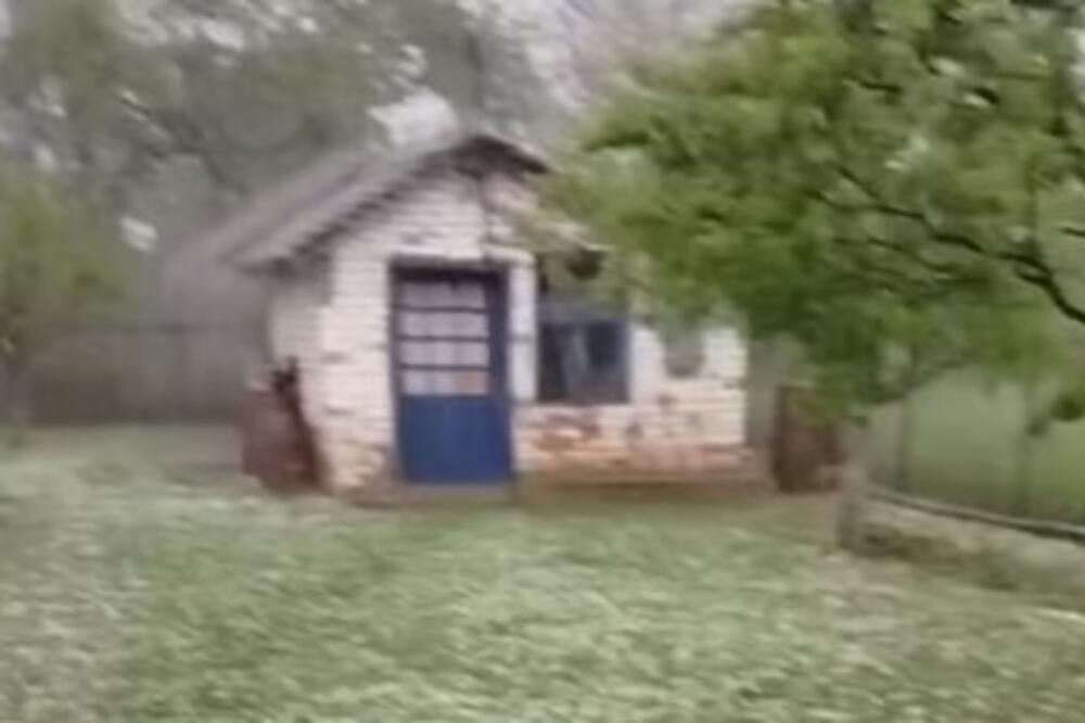 Apokaliptične scene u ovom delu Srbije! Pada grad veličine teniske loptice, nevreme tutnji li tutnji (VIDEO)