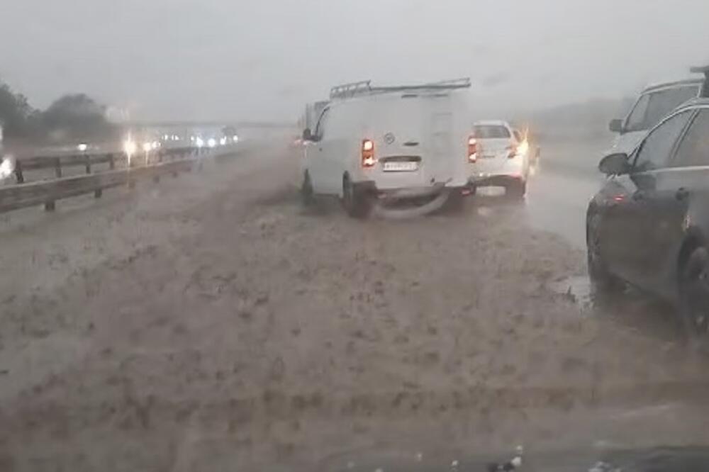 Na ovom putu se izlila voda, blato otežava vožnju! Nevreme pravi haos širom Srbije, dramatične scene (FOTO)