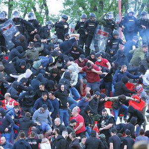 Žestoka tuča navijača Crvene zvezde i Dinama iz Zagreba u Hrvatskoj! (Foto)