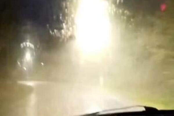 Snažno nevreme pogodilo ovaj deo Srbije! Kiša ne prestaje da lije, počeo i grad da udara! (VIDEO)