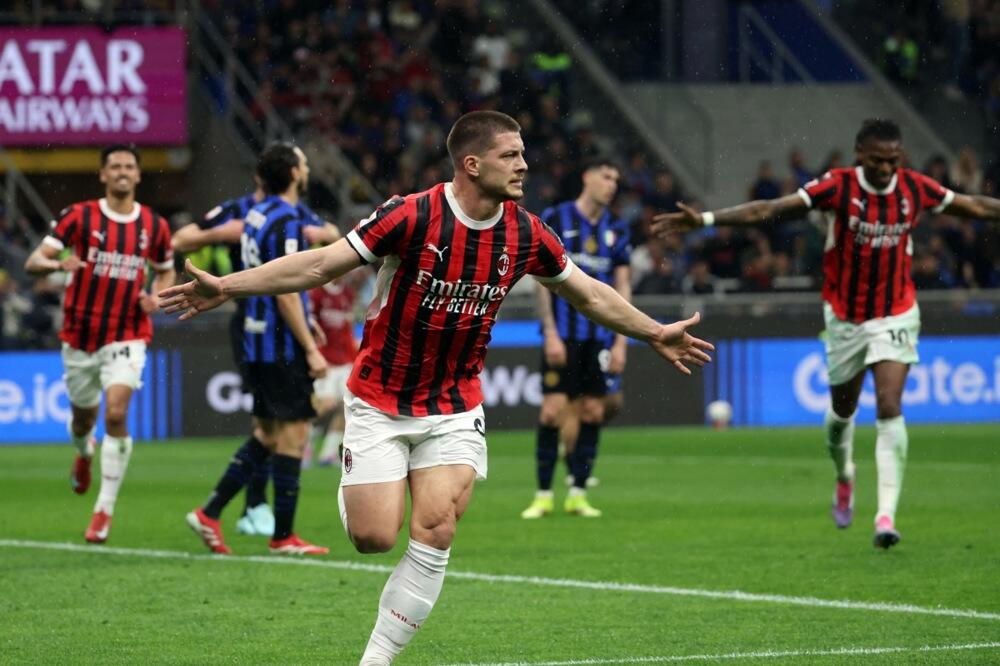 Jović sa dva gola rešio Derbi dela Madonina i odveo Milan u finale! (Video)