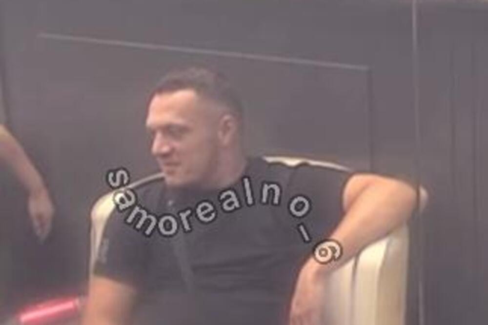 "Nemoj da ti poližem nožni palac, jako isisam, pa...": Iscureo skandalozni snimak Gastoza, ljudima pripala muka