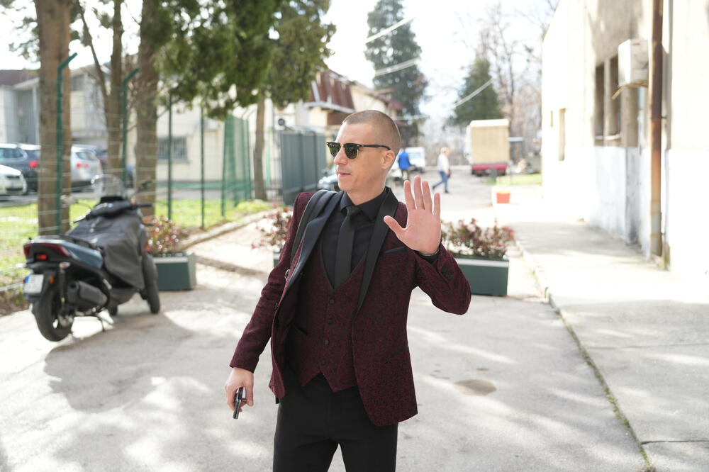 "Sve počinje od nezadovoljstva" Srbi mu zavidi kakvu lepoticu ima pored sebe, a on rešio da progovori o prevari