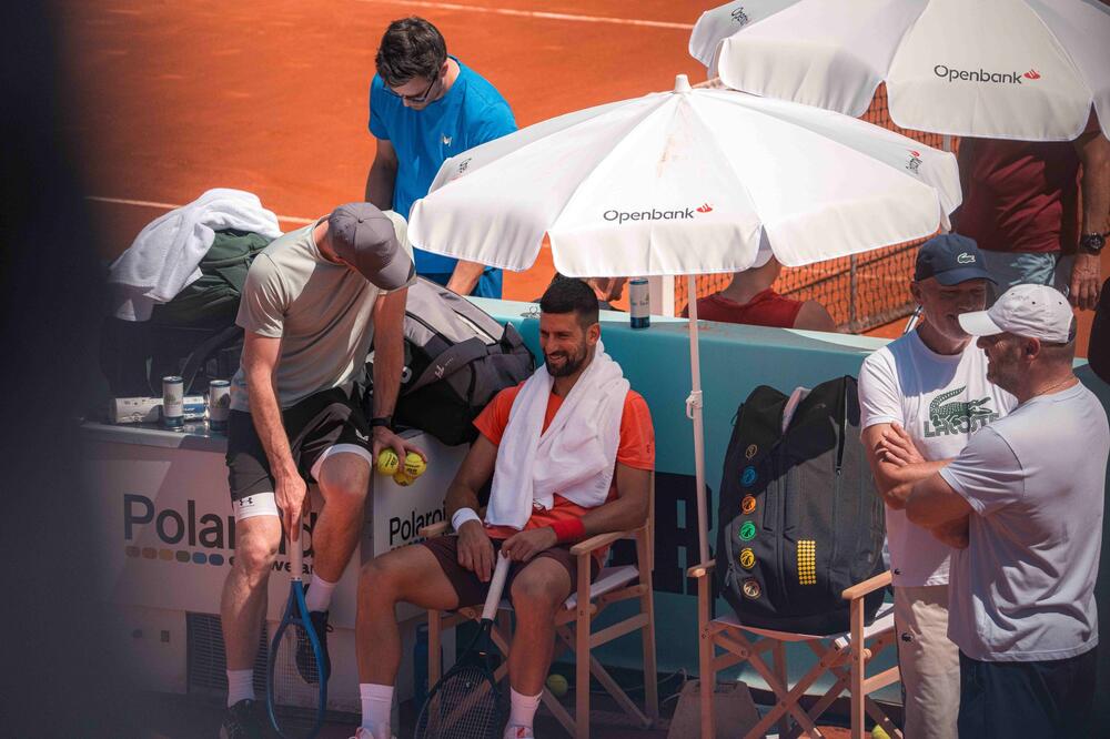 Prštalo u Madridu: Đoković udario na Endija Marija