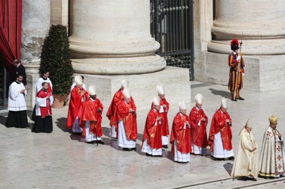 Papa Franja, Sahrana, Kardinal, Katolički sveštenik