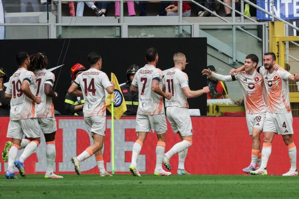 Konte i Napolitanci da pošalju piće Svilaru i društvu: Roma srušila Inter u Milanu (Foto)
