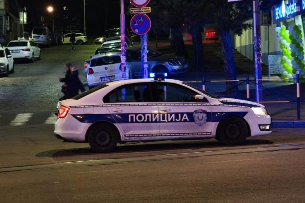 Užas u Rušnju: Navijač otvorio vatru na grupu tinejdžera, policija se dala u potragu za njim!